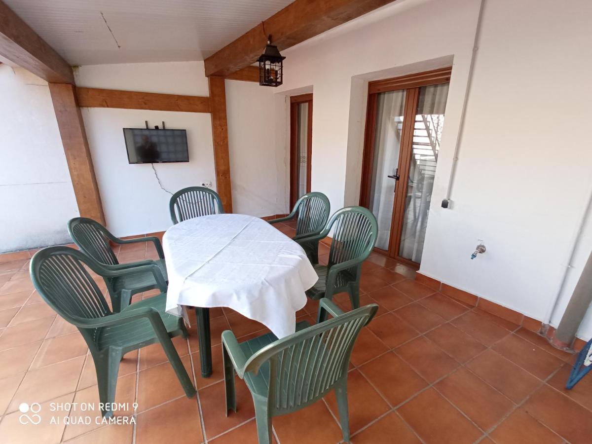 Apartamentos La Casona De Ezcaray Con Terrazas Y Patios Individuales المظهر الخارجي الصورة